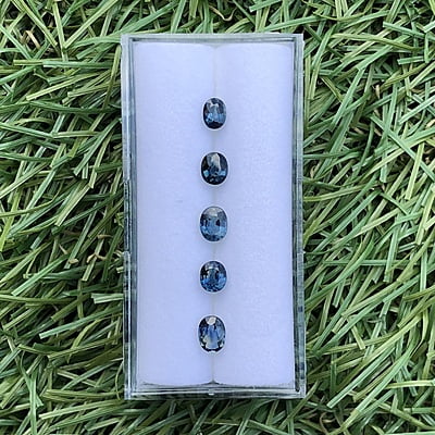 1.62tcw Oval Mixed Cut Sapphire Parcel (5pcs) 1.62tcw Oval Mixed Cut Sapphire Parcel (5pcs)