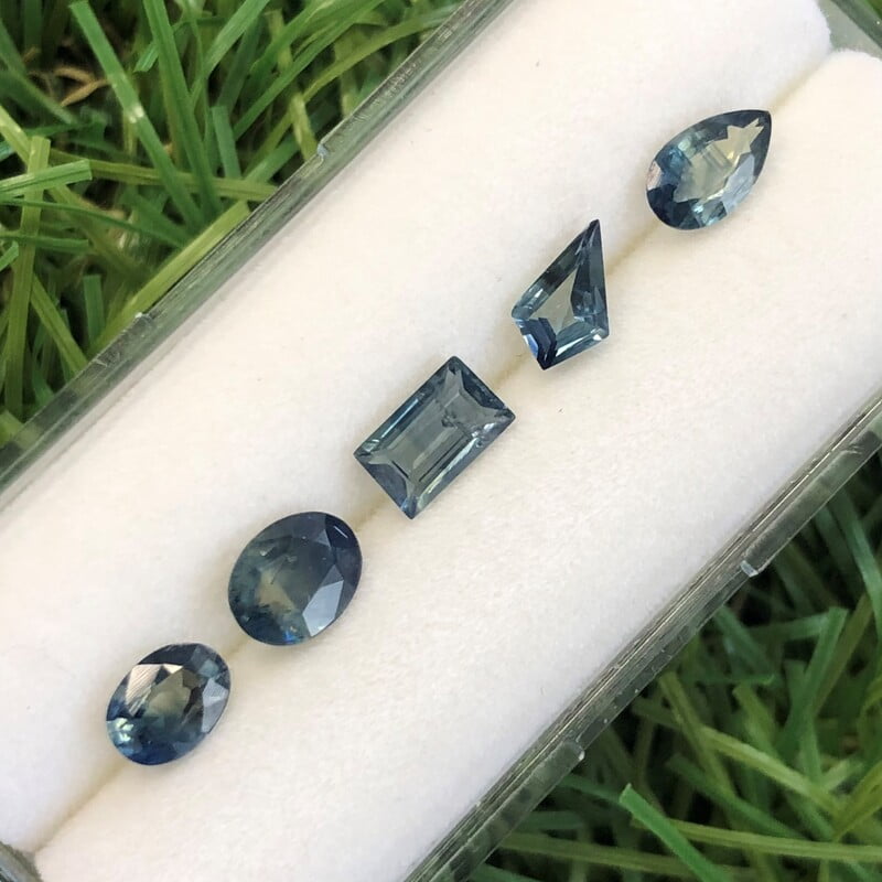 2.43tcw Varied Cut Sapphire Parcel (5pcs) 2.43tcw Varied Cut Sapphire Parcel (5pcs)