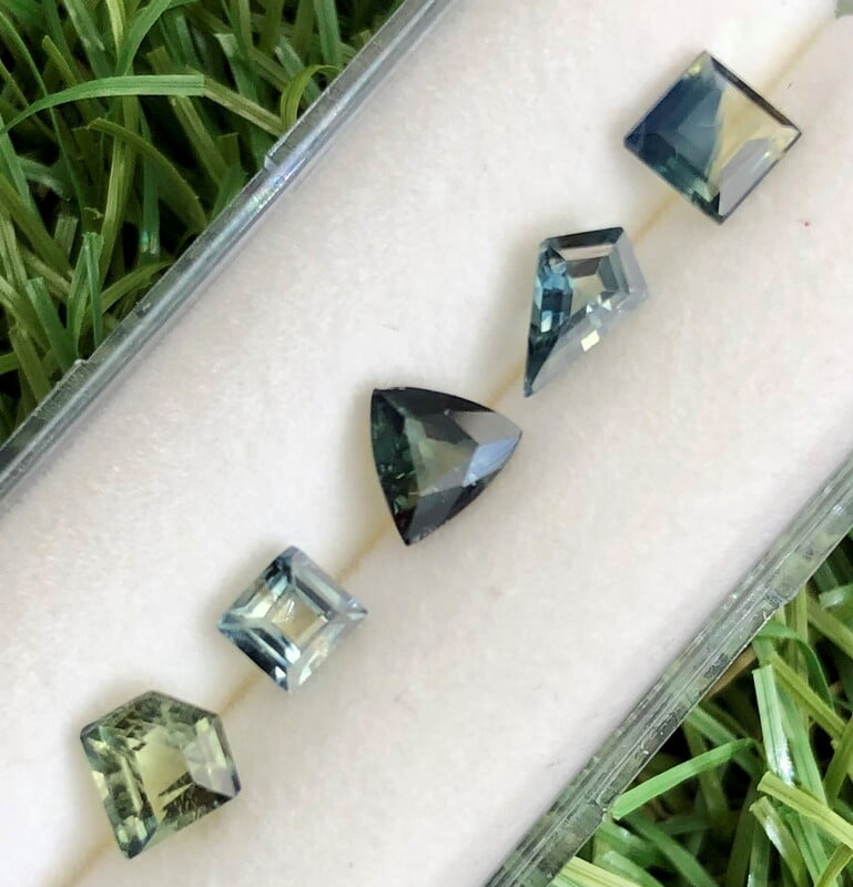 2.86tcw Varied Cut Sapphire Parcel (5pcs) 2.86tcw Varied Cut Sapphire Parcel (5pcs)
