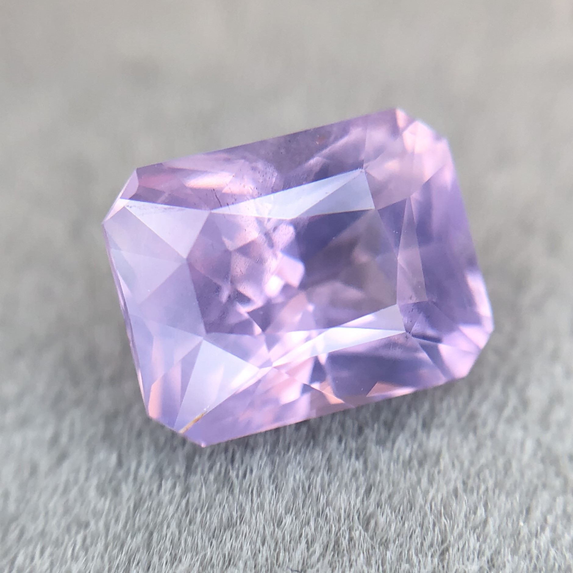 2.57ct Radiant Brilliant Cut Sapphire 2.57ct Radiant Brilliant Cut Sapphire