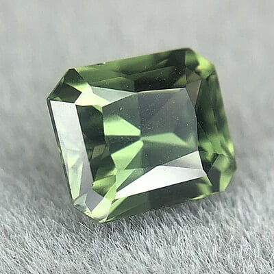 0.70ct Radiant Brilliant Cut Sapphire 0.70ct Radiant Brilliant Cut Sapphire