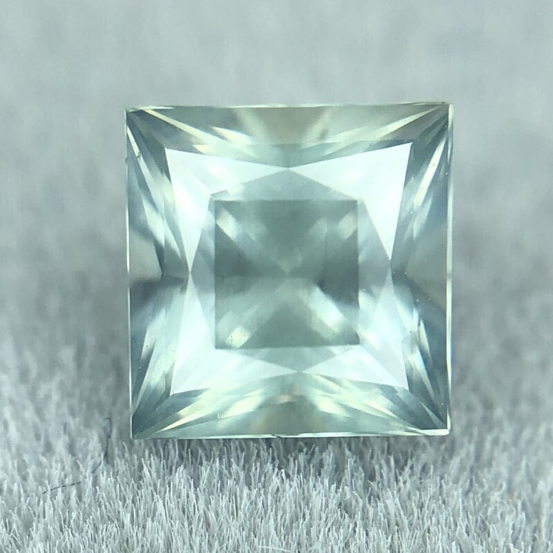 0.95ct Princess Brilliant Cut Sapphire 0.95ct Princess Brilliant Cut Sapphire