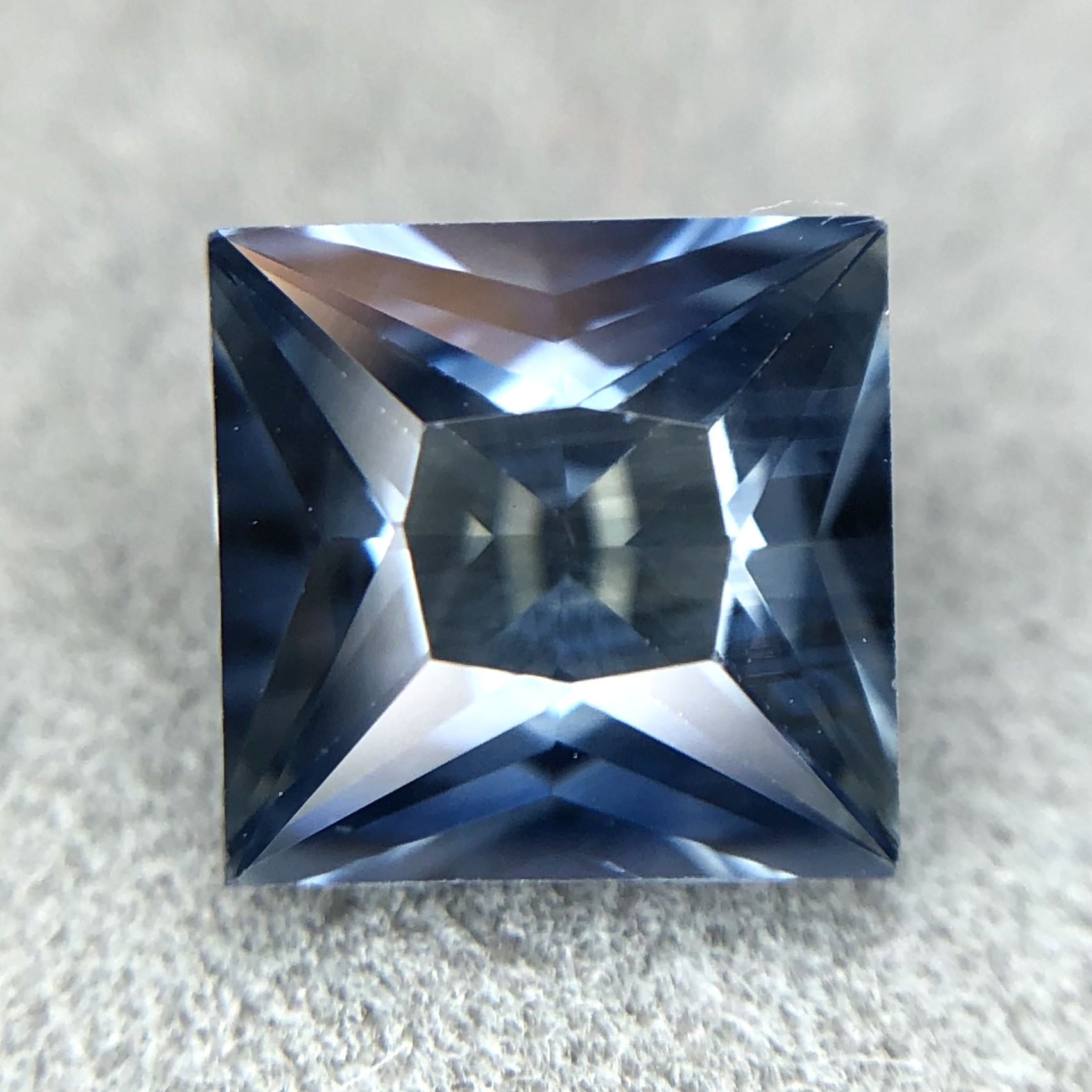 1.60ct Princess Brilliant Cut Sapphire 1.60ct Princess Brilliant Cut Sapphire