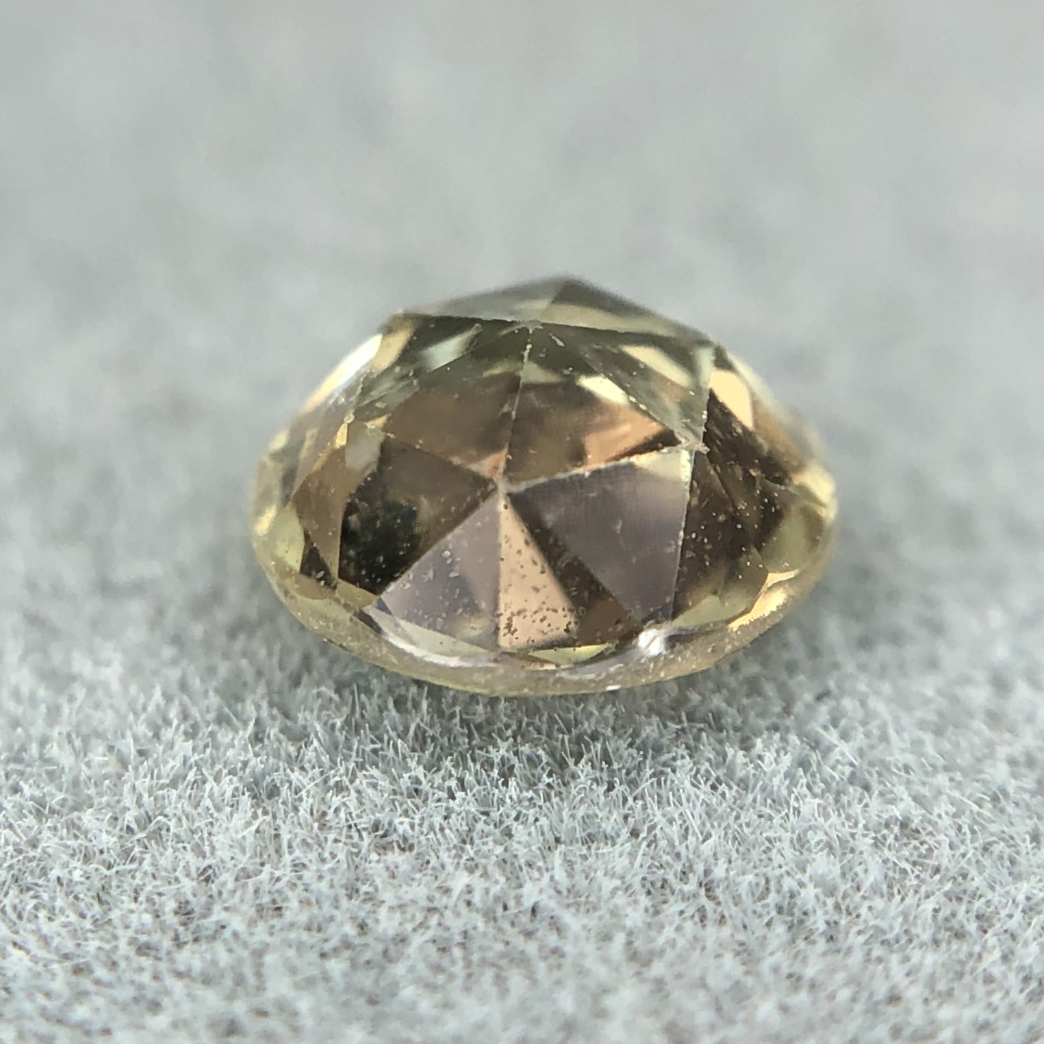 0.65ct Round Rose Cut Sapphire 0.65ct Round Rose Cut Sapphire