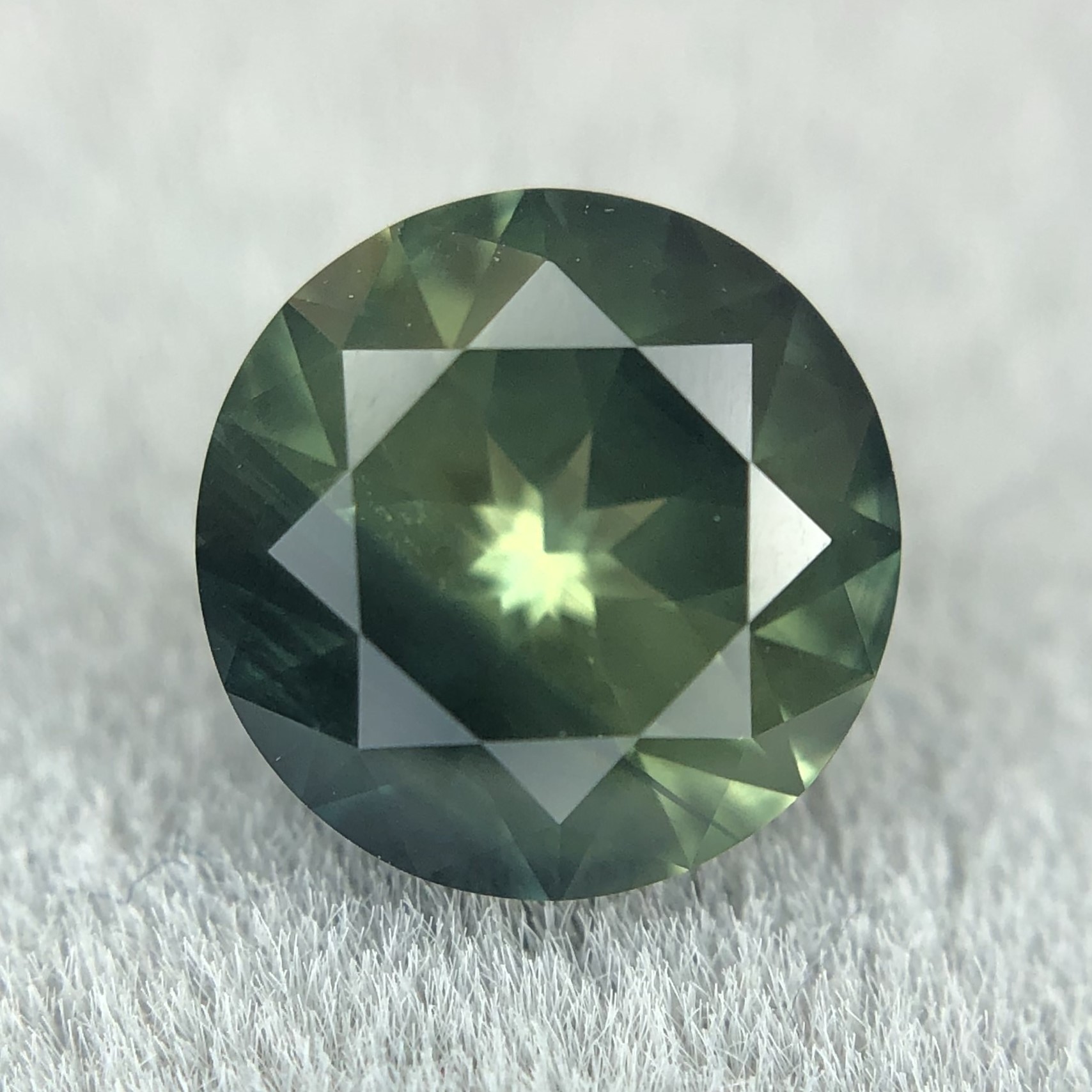 1.35ct Round Brilliant Cut Sapphire