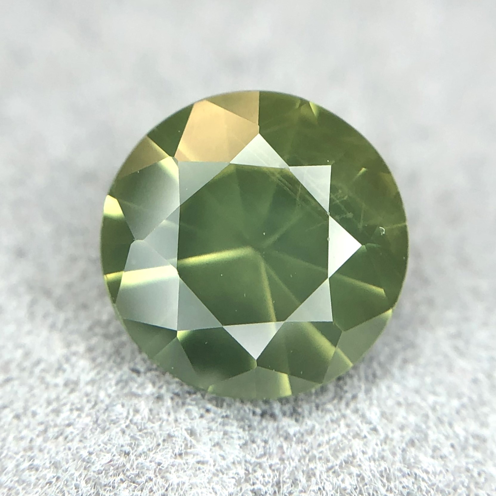 1.28ct Round Brilliant Cut Sapphire 1.28ct Round Brilliant Cut Sapphire