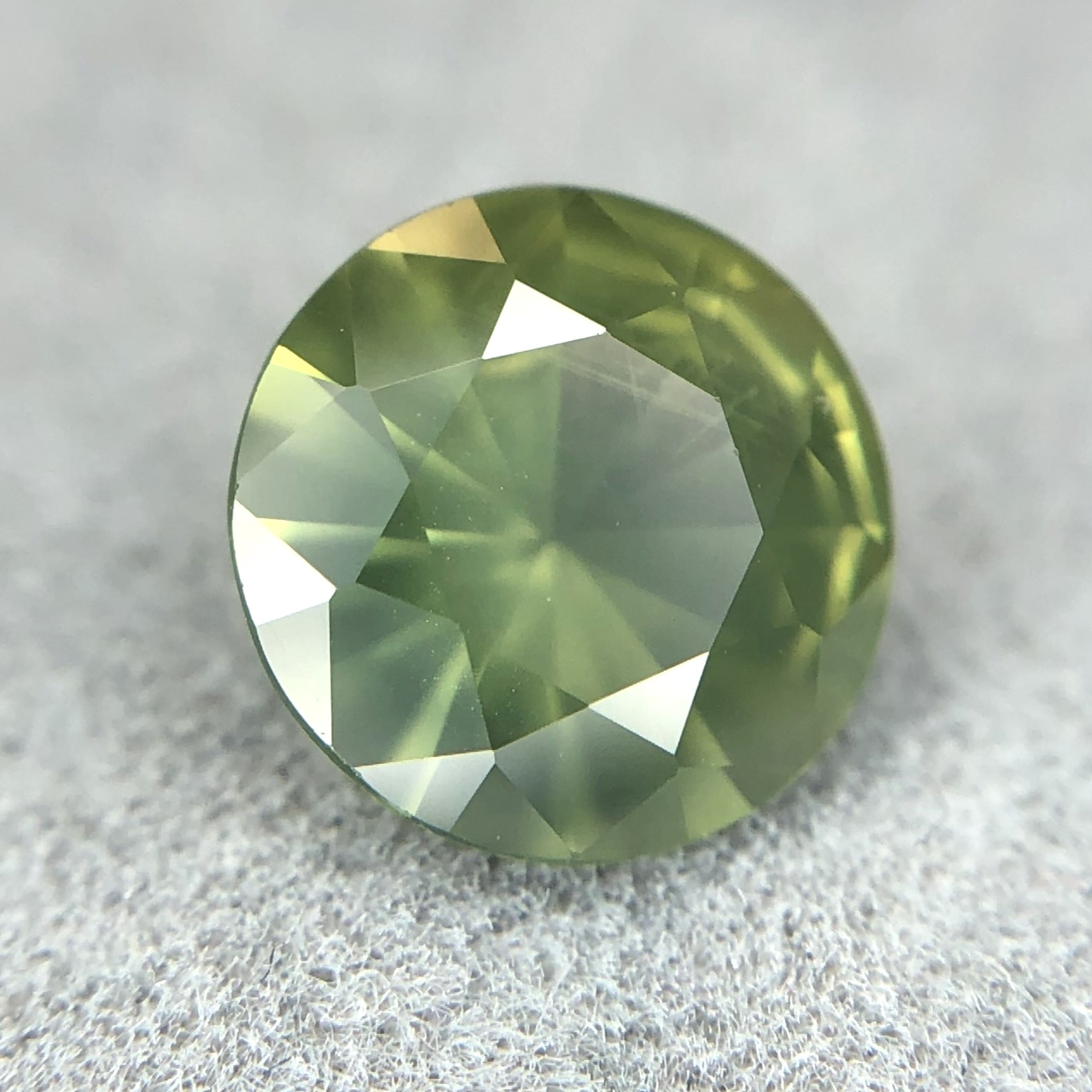 1.28ct Round Brilliant Cut Sapphire 1.28ct Round Brilliant Cut Sapphire