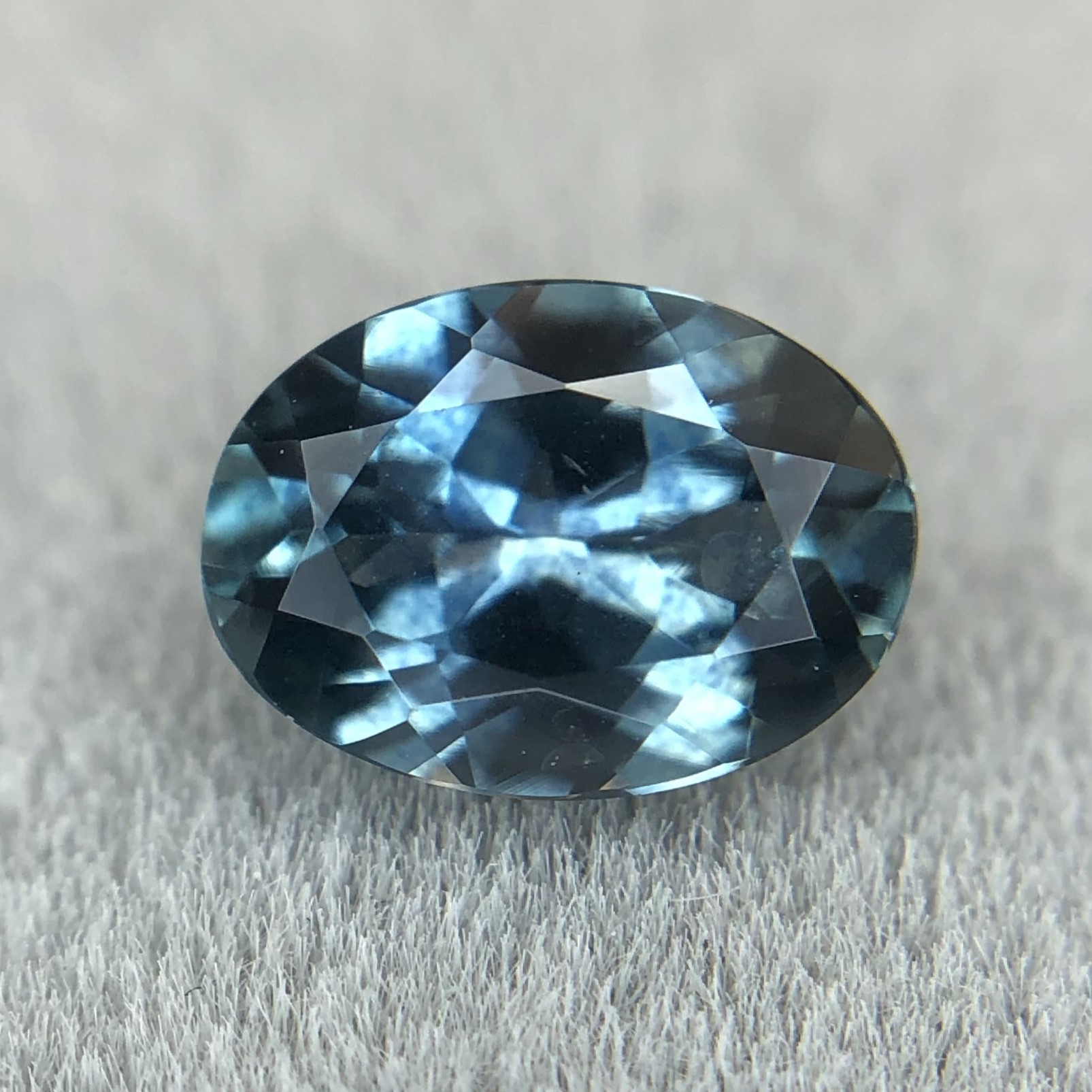 0.95ct Oval Mixed Cut Sapphire