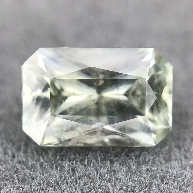 0.64ct Radiant Brilliant Cut Sapphire 0.64ct Radiant Brilliant Cut Sapphire