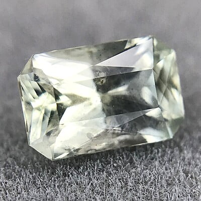 0.64ct Radiant Brilliant Cut Sapphire 0.64ct Radiant Brilliant Cut Sapphire