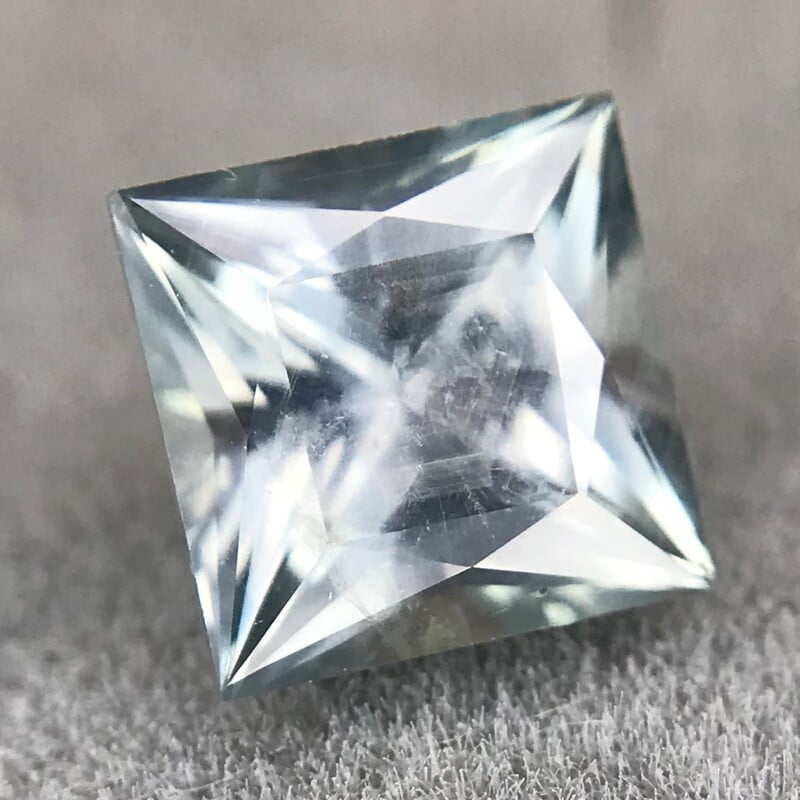 1.03ct Princess Brilliant Cut Sapphire 1.03ct Princess Brilliant Cut Sapphire