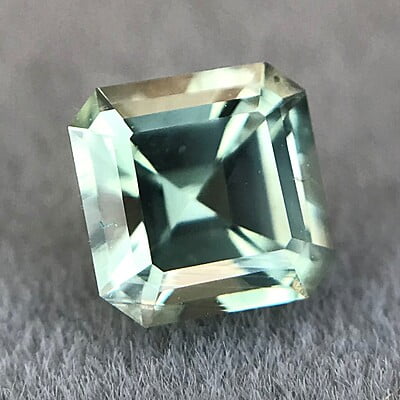 0.66ct Radiant Brilliant Cut Sapphire 0.66ct Radiant Brilliant Cut Sapphire