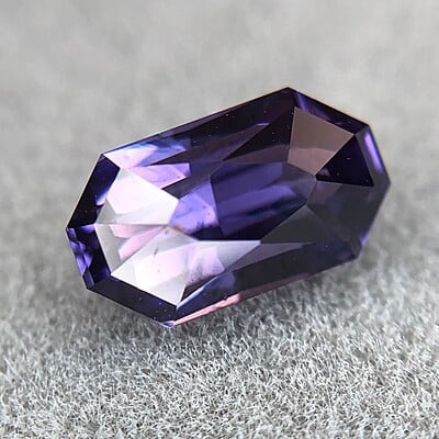 0.93ct Octagon Step Cut Sapphire 0.93ct Octagon Step Cut Sapphire