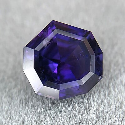 0.98ct Fancy Step Cut Sapphire 0.98ct Fancy Step Cut Sapphire