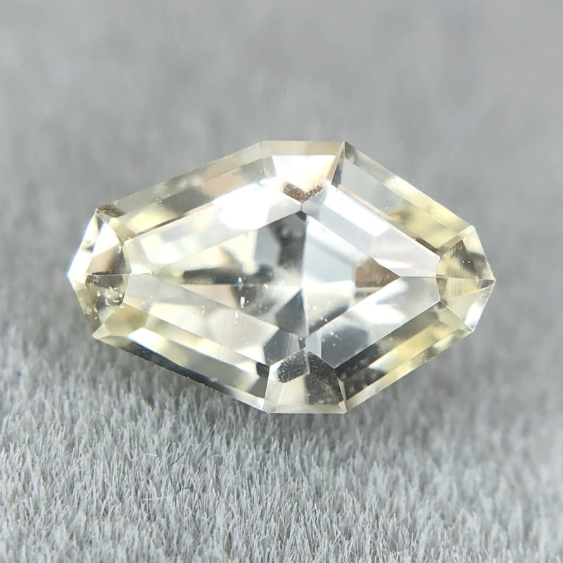 0.90ct Fancy Step Cut Sapphire 0.90ct Fancy Step Cut Sapphire