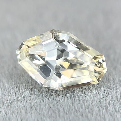0.90ct Fancy Step Cut Sapphire 0.90ct Fancy Step Cut Sapphire