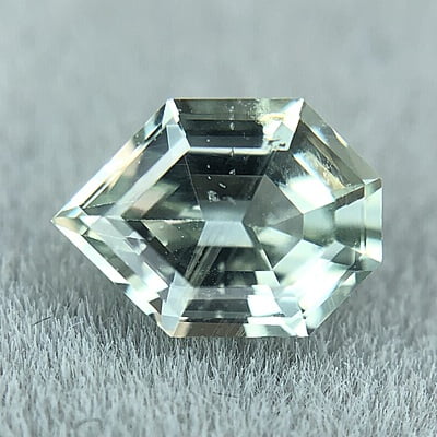 0.64ct Fancy Step Cut Sapphire 0.64ct Fancy Step Cut Sapphire