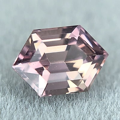 0.57ct Hexagon Step Cut Sapphire 0.57ct Hexagon Step Cut Sapphire