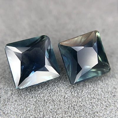 2.49ct Princess Brilliant Cut Sapphire Pair 2.49ct Princess Brilliant Cut Sapphire Pair