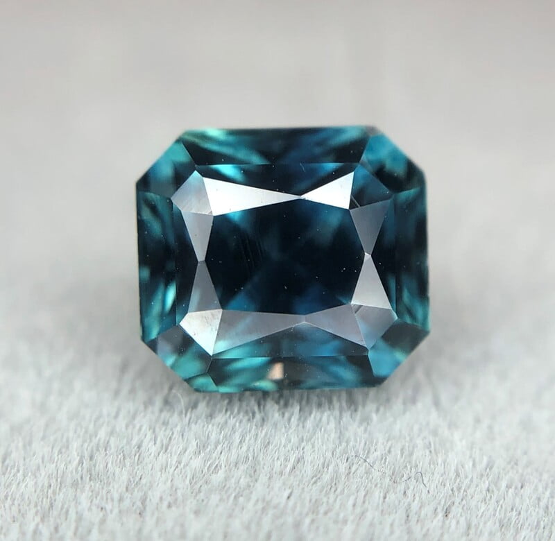 2.25ct Radiant Brilliant Cut Sapphire 2.25ct Radiant Brilliant Cut Sapphire
