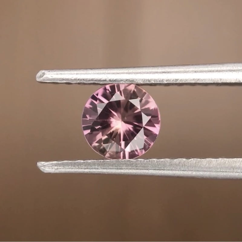 0.57ct Round Brilliant Cut Sapphire 0.57ct Round Brilliant Cut Sapphire