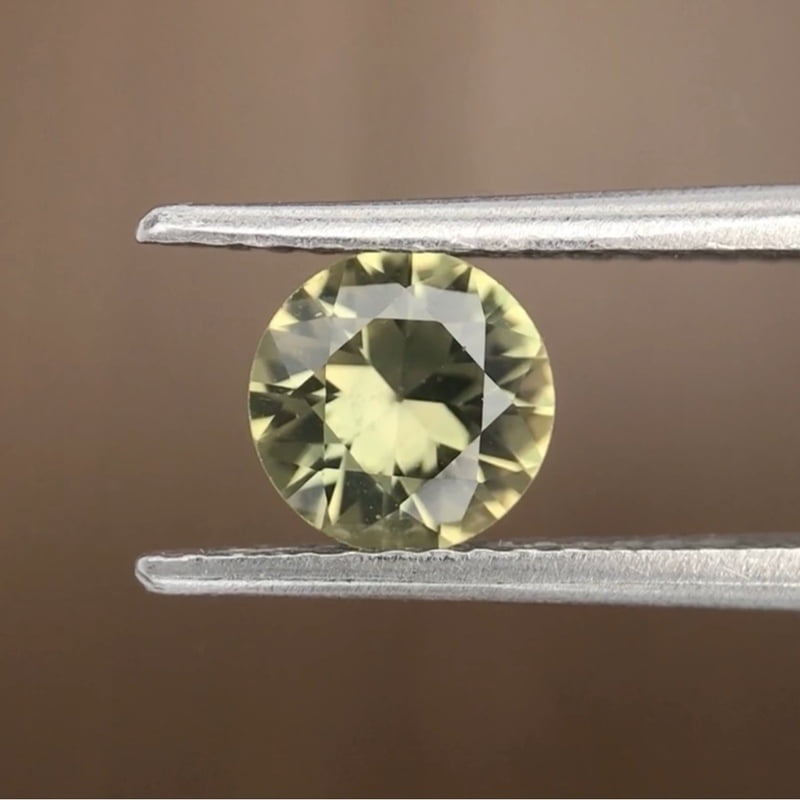 0.94ct Round Brilliant Cut Sapphire 0.94ct Round Brilliant Cut Sapphire
