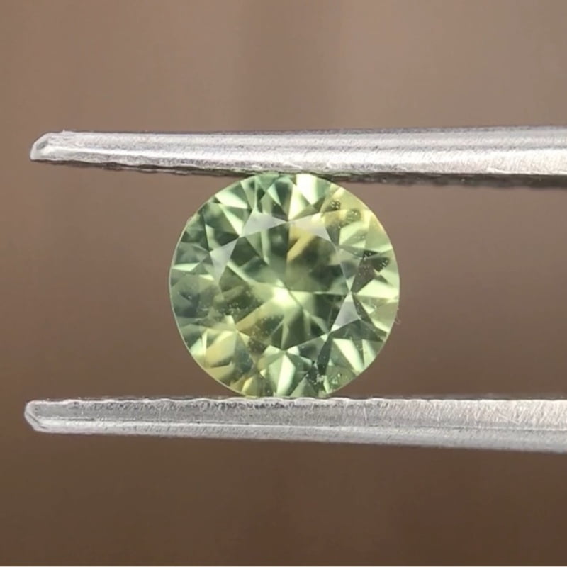 0.93ct Round Brilliant Cut Sapphire 0.93ct Round Brilliant Cut Sapphire