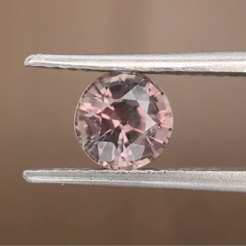 1.27ct Round Brilliant Cut Sapphire 1.27ct Round Brilliant Cut Sapphire