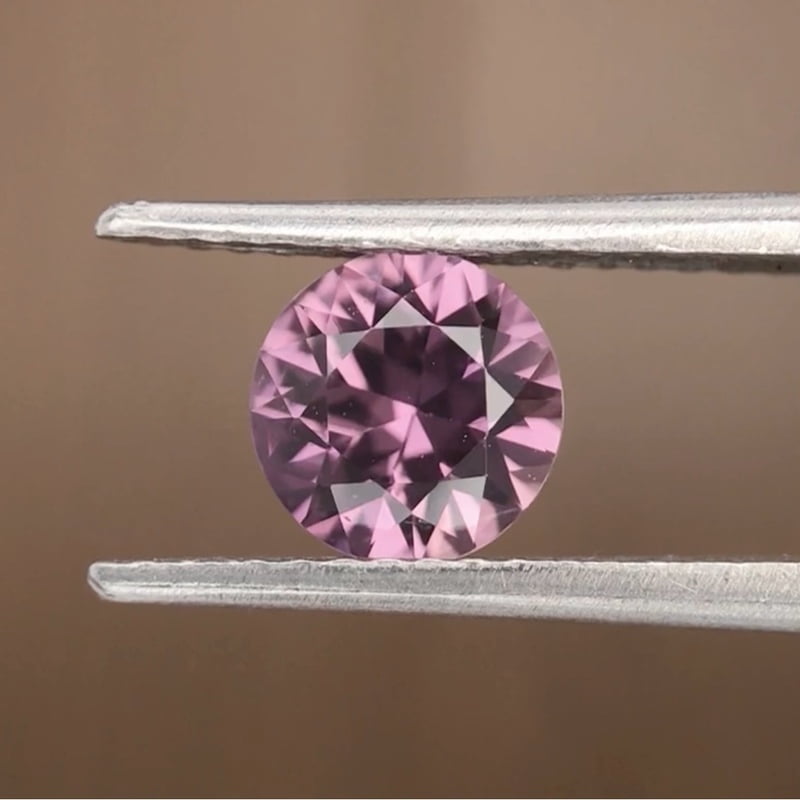 1.06ct Round Brilliant Cut Sapphire 1.06ct Round Brilliant Cut Sapphire
