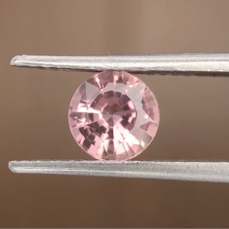 1.06ct Round Brilliant Cut Sapphire 1.06ct Round Brilliant Cut Sapphire