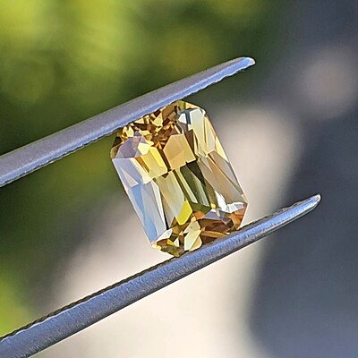 1.44ct Radiant Brilliant Cut Sapphire 1.44ct Radiant Brilliant Cut Sapphire