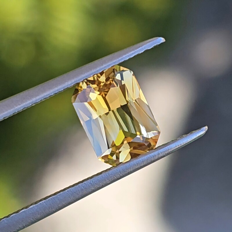 1.44ct Radiant Brilliant Cut Sapphire 1.44ct Radiant Brilliant Cut Sapphire