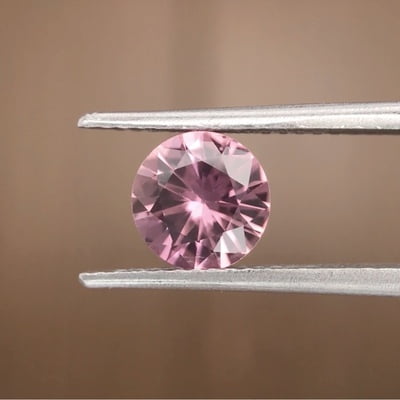 1.26ct Round Brilliant Cut Sapphire 1.26ct Round Brilliant Cut Sapphire