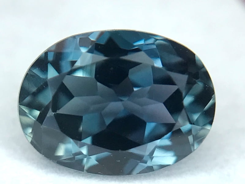 1.30ct Oval Brilliant Cut Sapphire 1.30ct Oval Brilliant Cut Sapphire